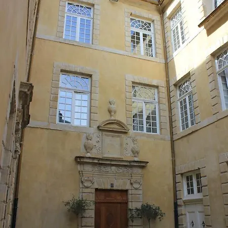 Chateau Ricard Saint-Geniez-dʼOlt